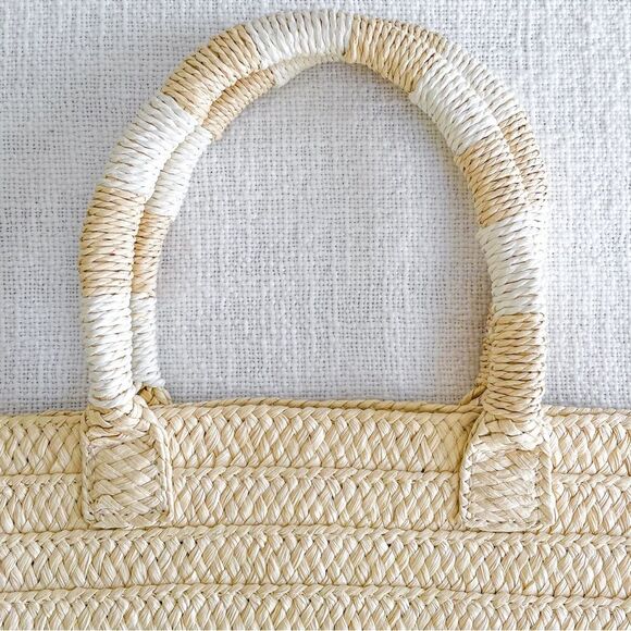 Altru woven straw tote. - Picture 3 of 10